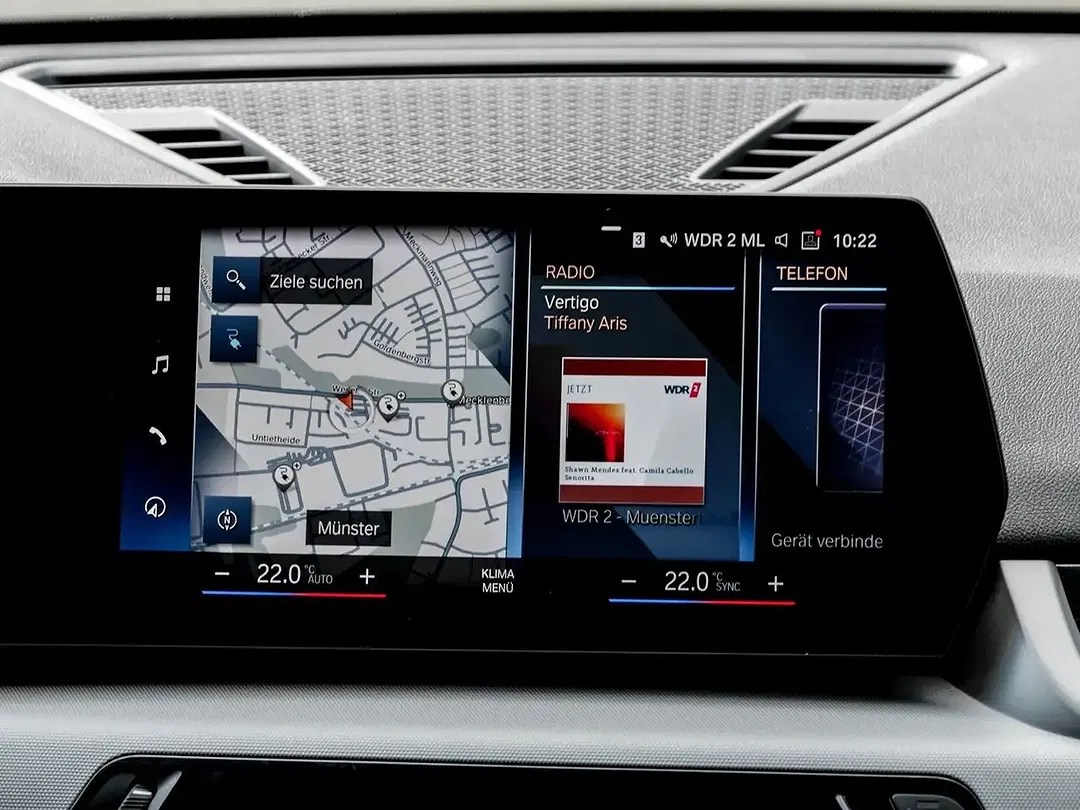 BMW iX1 xDrive Plus - Thumbnail 7