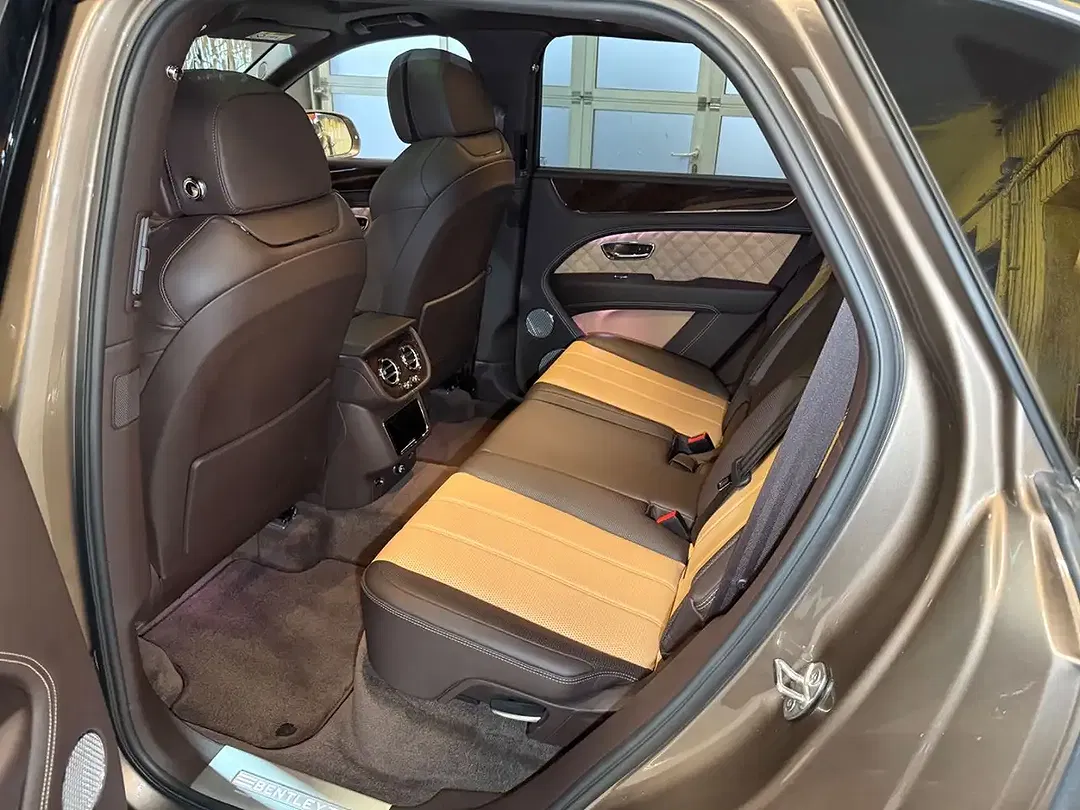 Bentley Bentayga 4.0 V8 AUT 4WD - Thumbnail 14