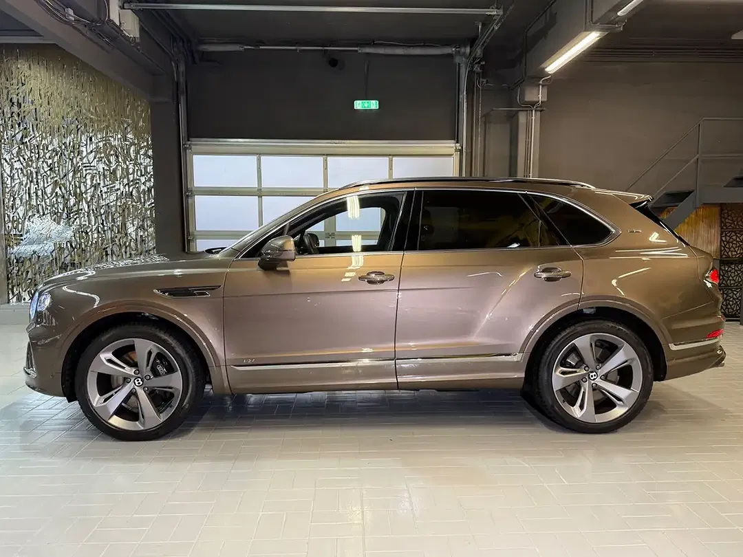 Bentley Bentayga 4.0 V8 AUT 4WD - Thumbnail 4