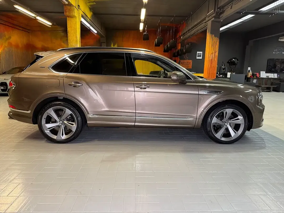 Bentley Bentayga 4.0 V8 AUT 4WD - Thumbnail 8