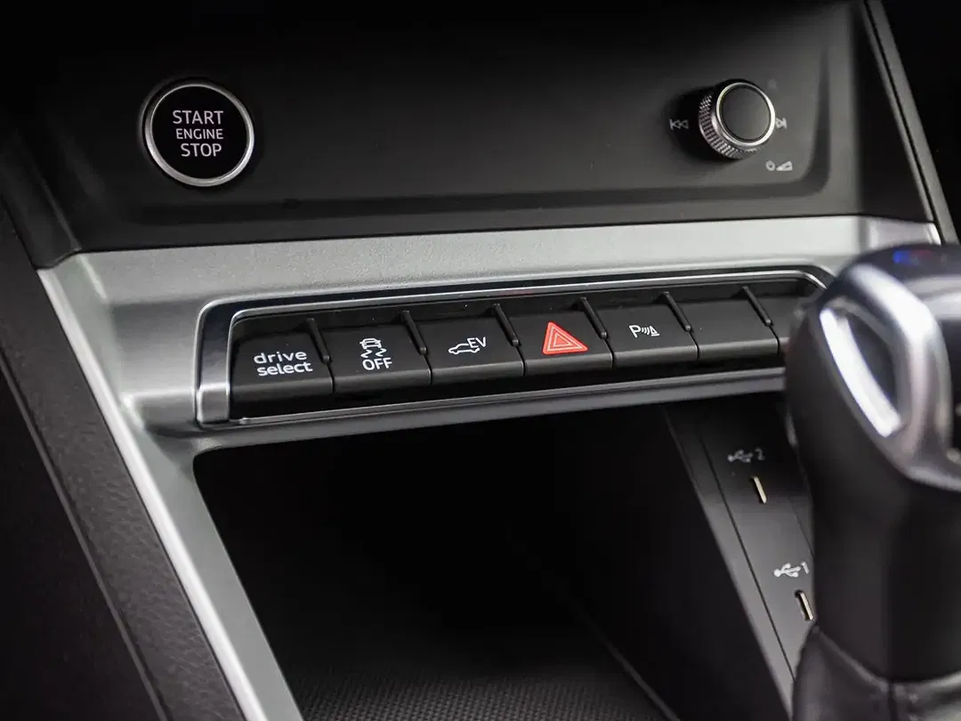 Audi Q3 S tronic - Thumbnail 14