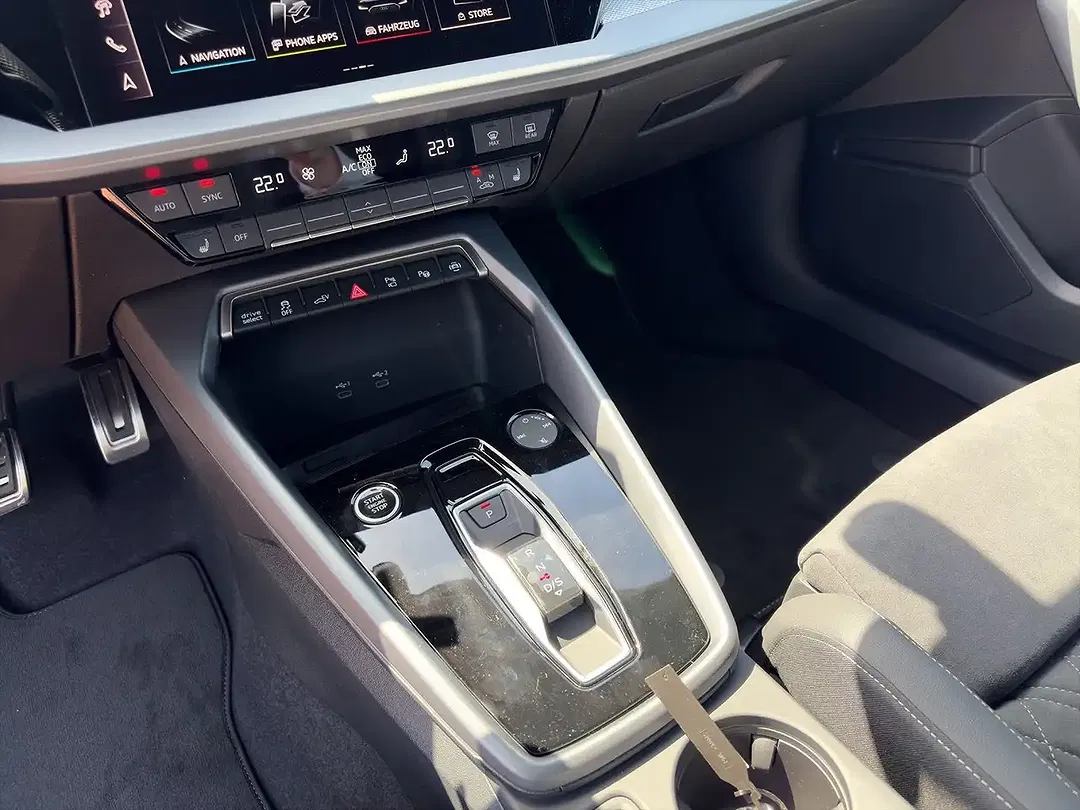 Audi A3 TFSI e Matrix LED S line - Thumbnail 6