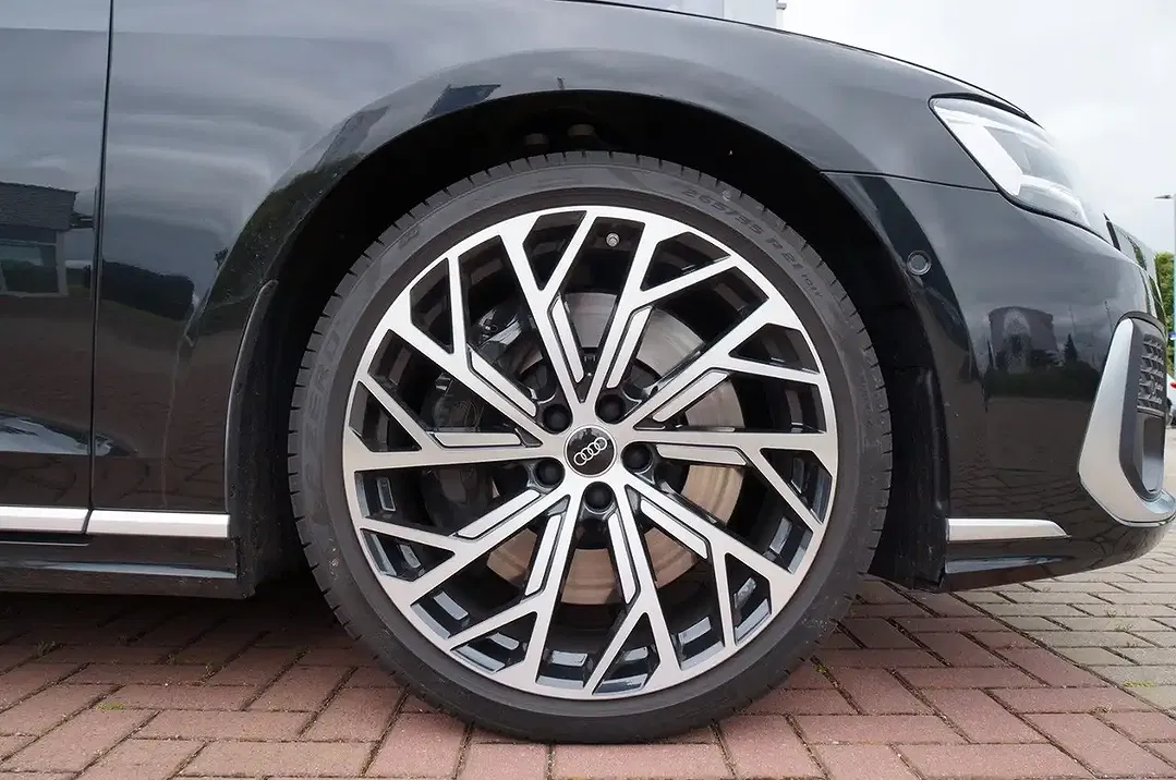 Audi A8 60 TFSI e quattro - Thumbnail 4