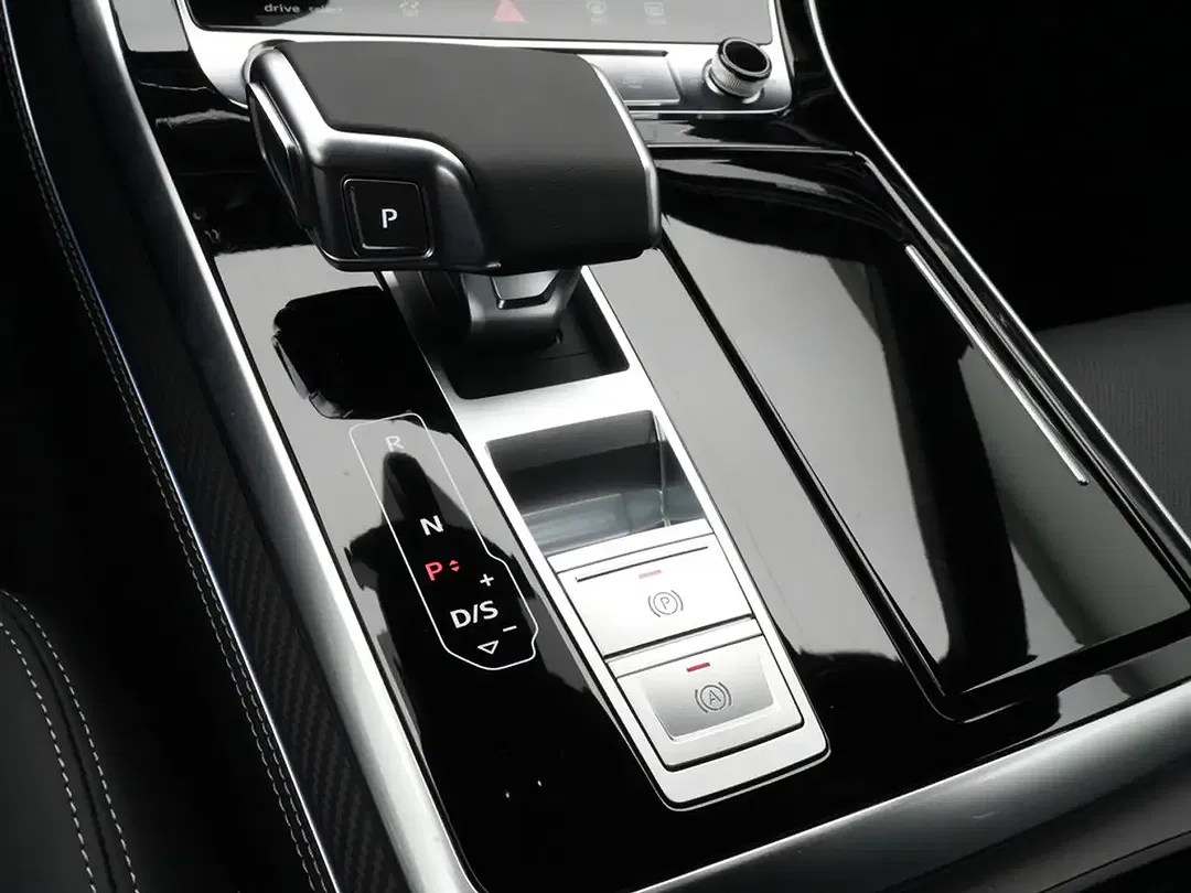 Audi Q8 S line - Thumbnail 11