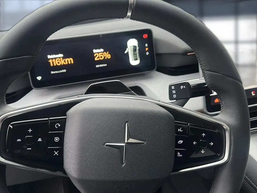 Polestar 4 - Thumbnail 11