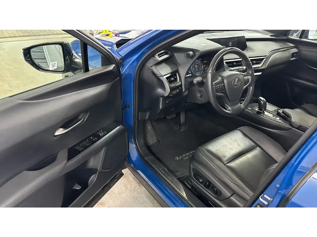 Lexus UX 300e Premium - Thumbnail 5