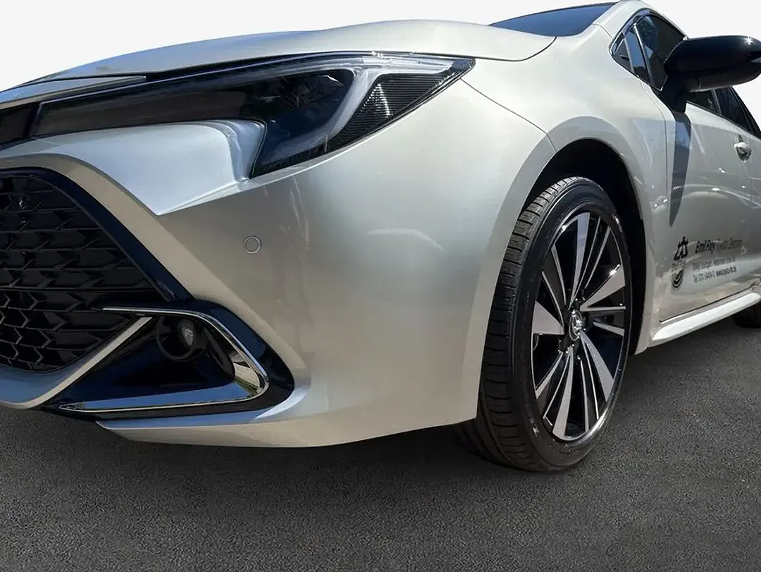 Toyota Corolla Hybrid - Thumbnail 6