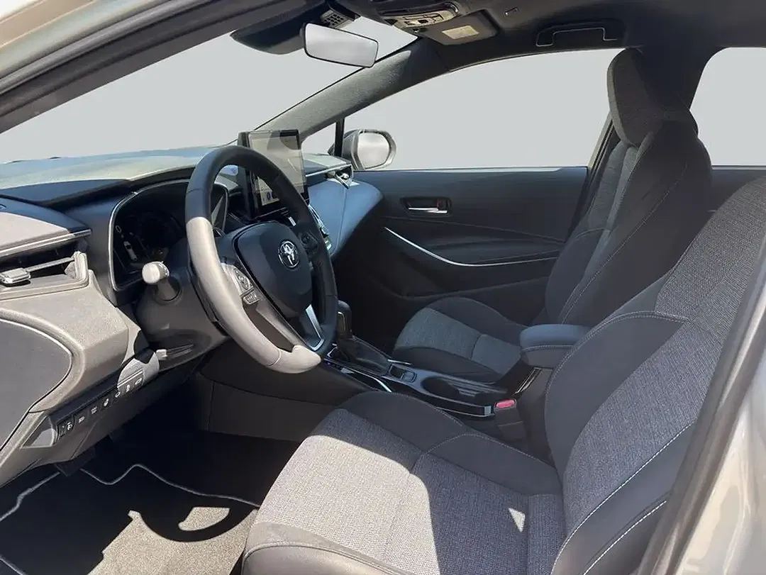 Toyota Corolla Hybrid - Thumbnail 9