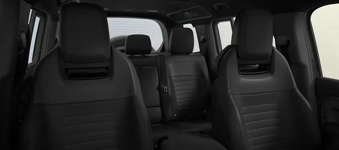 Land Rover Defender P635 - Thumbnail 6