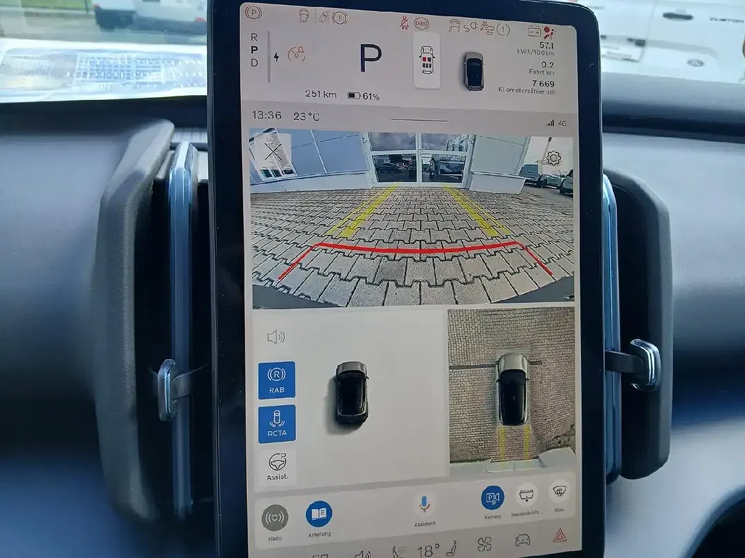 Volvo EX30 EV Ultra - Thumbnail 10