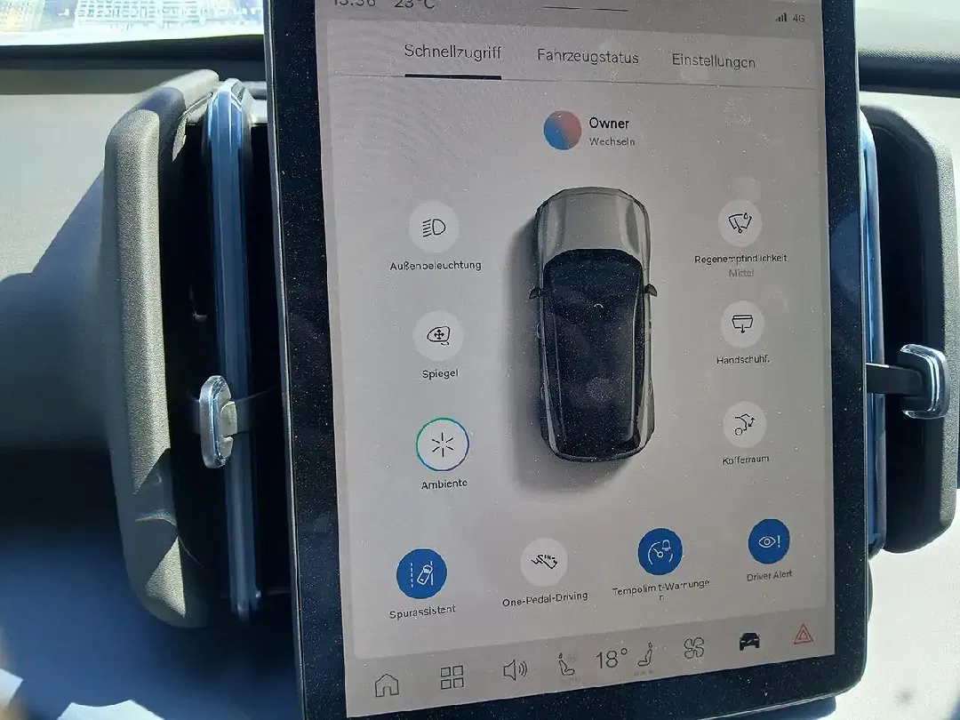 Volvo EX30 EV Ultra - Thumbnail 11
