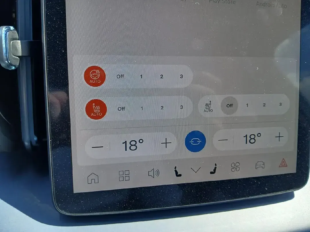 Volvo EX30 EV Ultra - Thumbnail 14