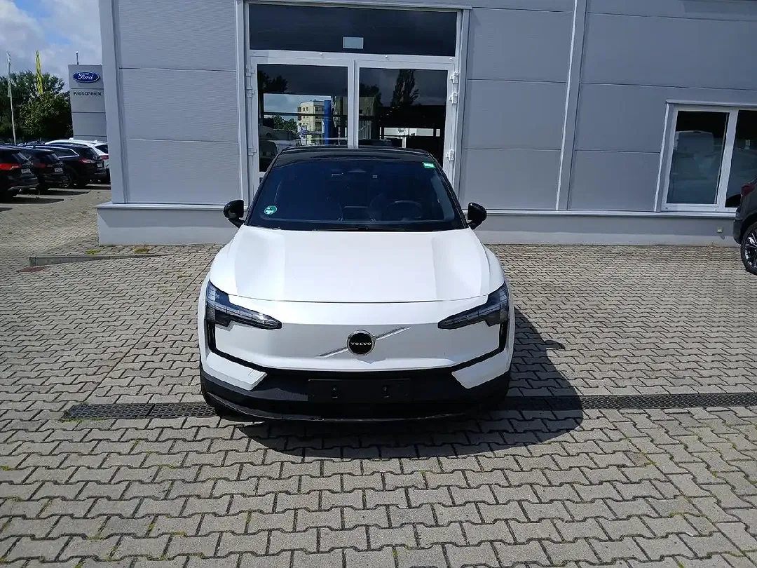Volvo EX30 EV Ultra - foto 2