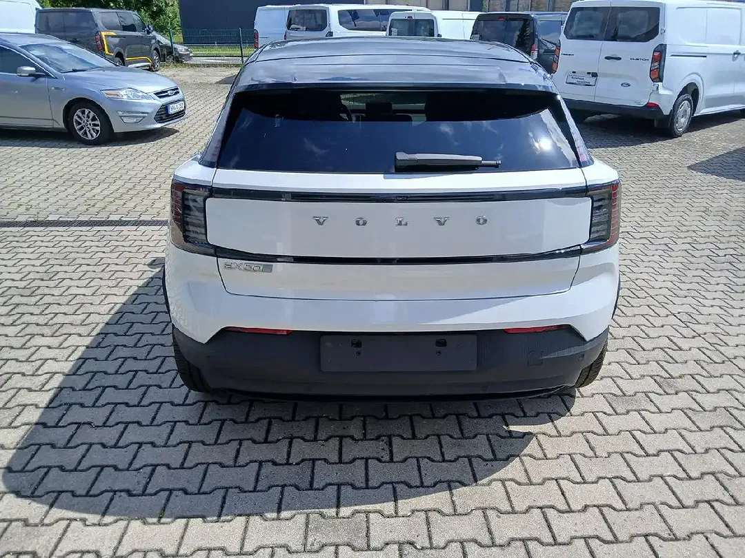 Volvo EX30 EV Ultra - Thumbnail 6