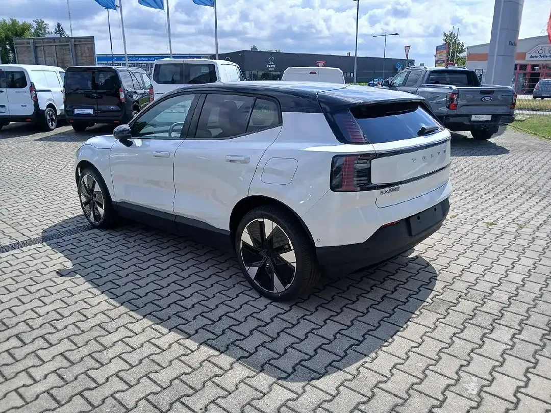Volvo EX30 EV Ultra - Thumbnail 7