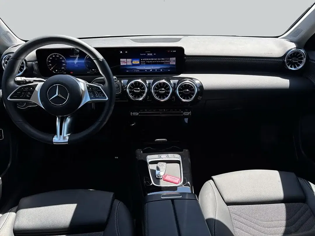 Mercedes-Benz A 250 - Thumbnail 13
