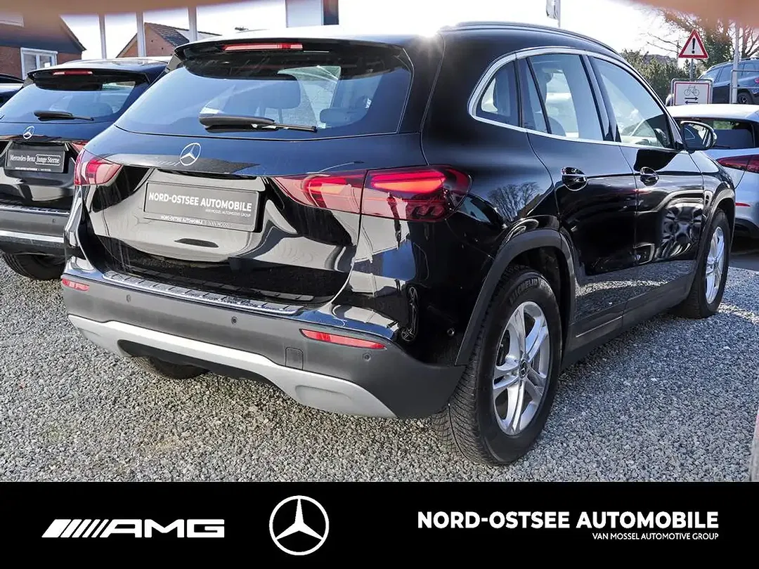 Mercedes-Benz GLA 200 7G-DCT - Thumbnail 3