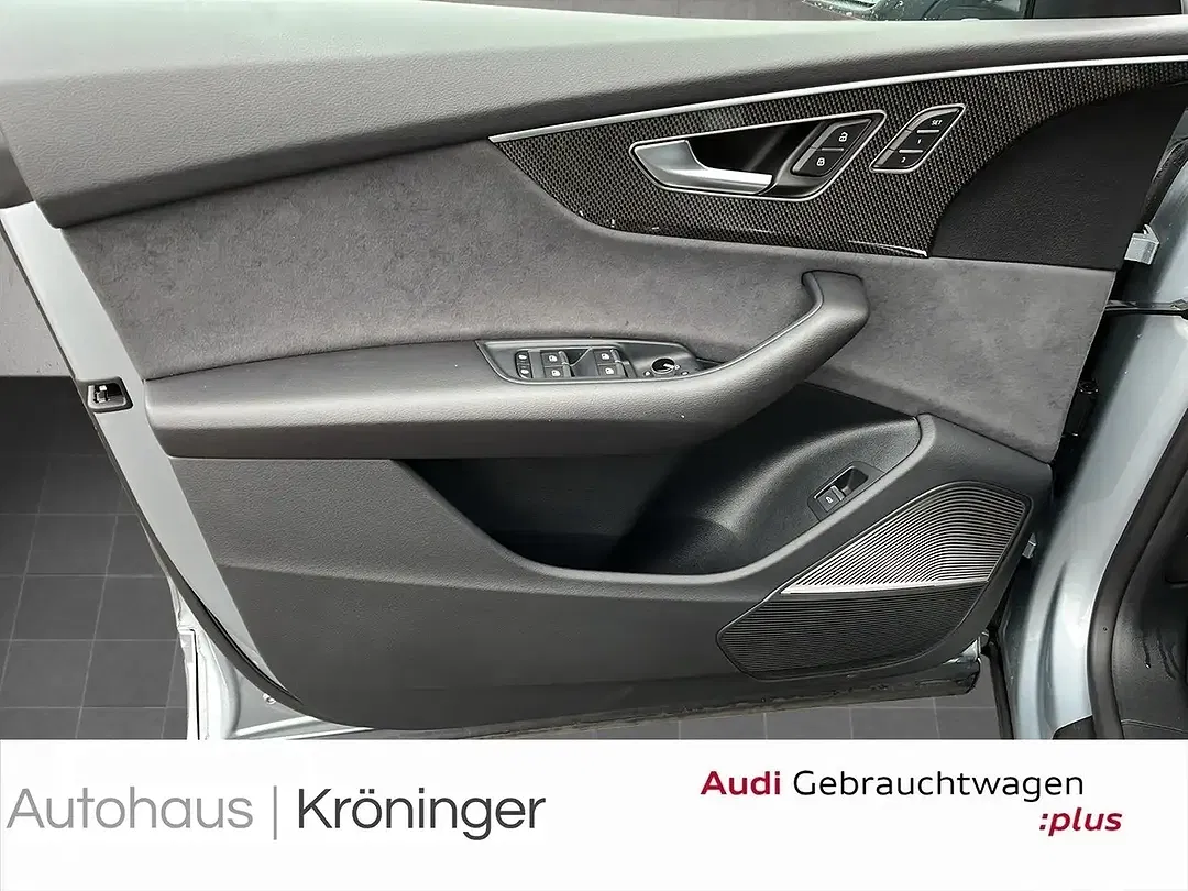 Audi SQ8 4.0 TFSI quattro competition plus - Thumbnail 8