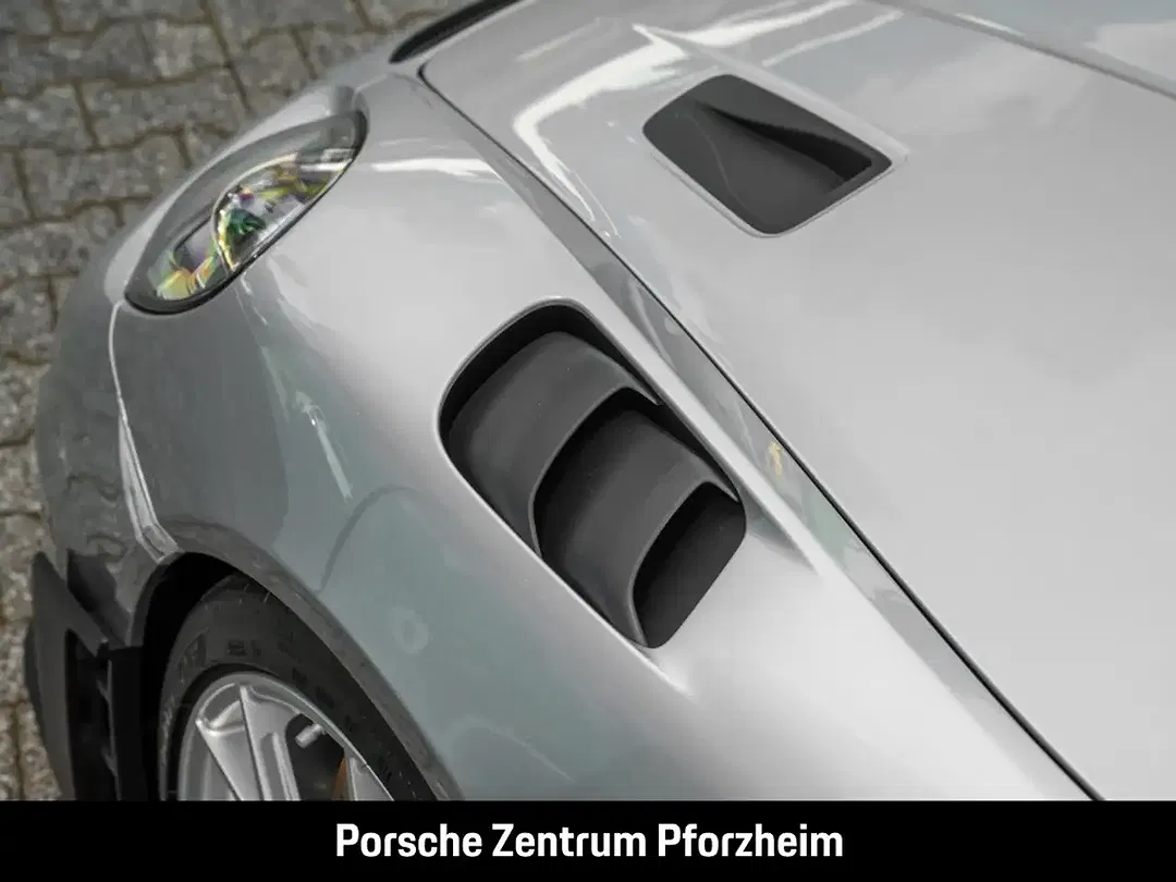 Porsche 718 Spyder RS - foto 14