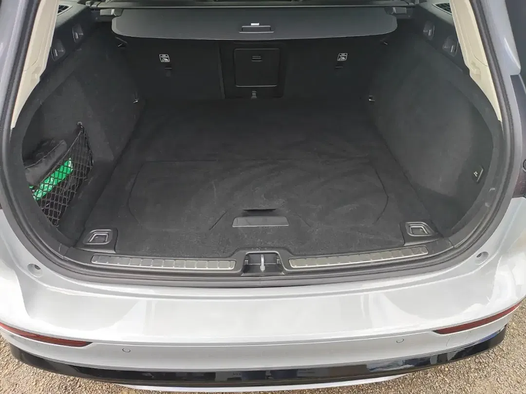 Volvo V60 B4 MHEV Plus Dark - Thumbnail 10