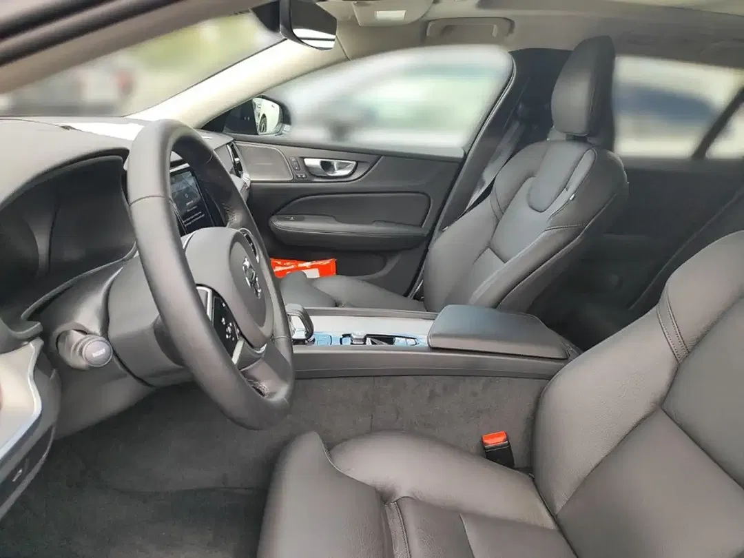 Volvo V60 B4 MHEV Plus Dark - Thumbnail 11