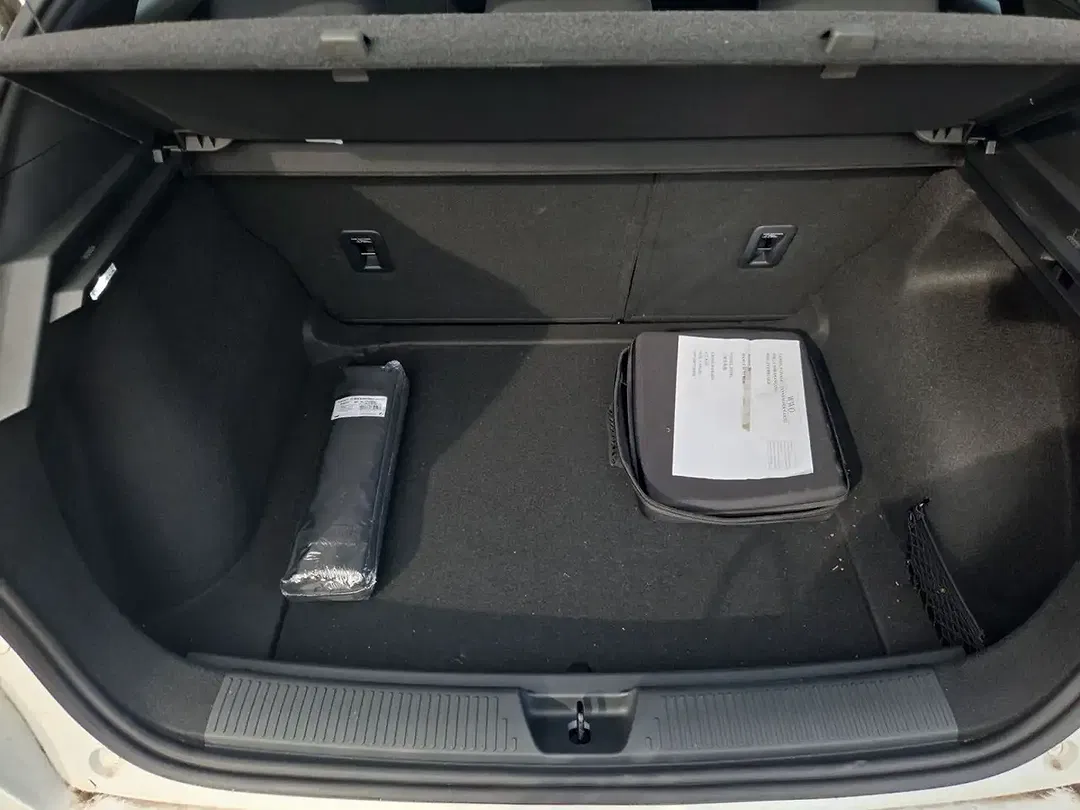 MG MG4 Standard - Thumbnail 12