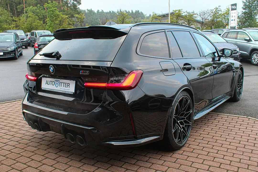 BMW M3 xDrive Competition - Thumbnail 3