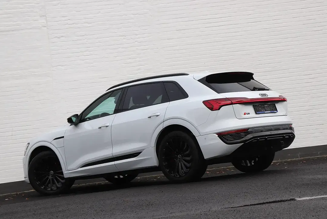 Audi Q8 e-tron 55 competition - Thumbnail 11