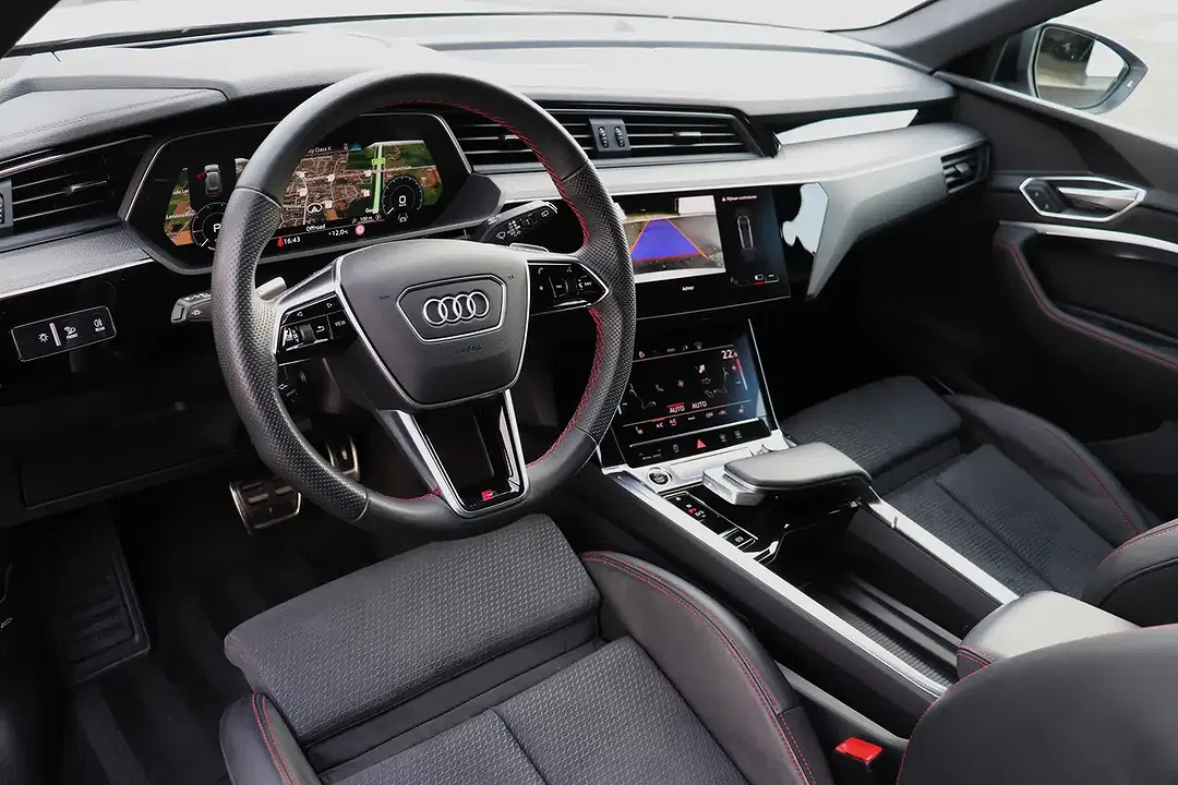 Audi Q8 e-tron 55 competition - Thumbnail 21