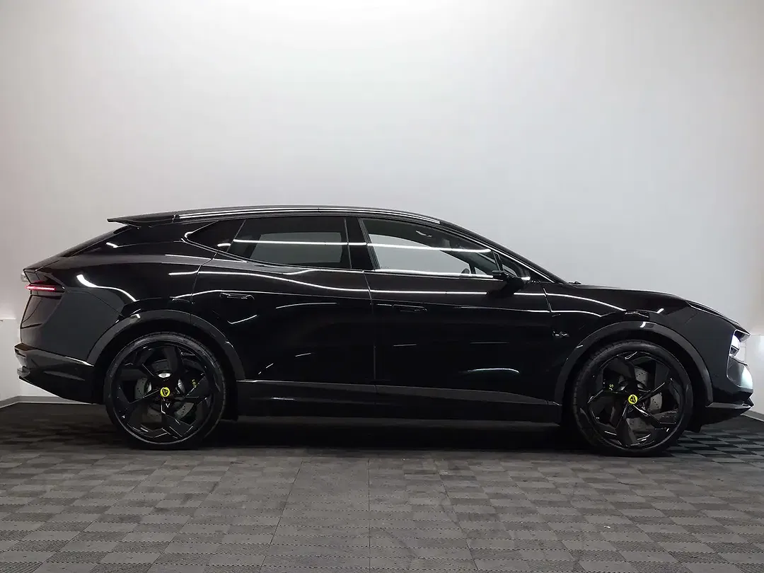 Lotus Eletre R - Thumbnail 3