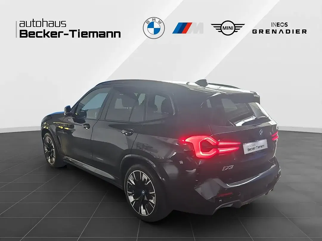 BMW iX3 M Sport Plus - Thumbnail 4