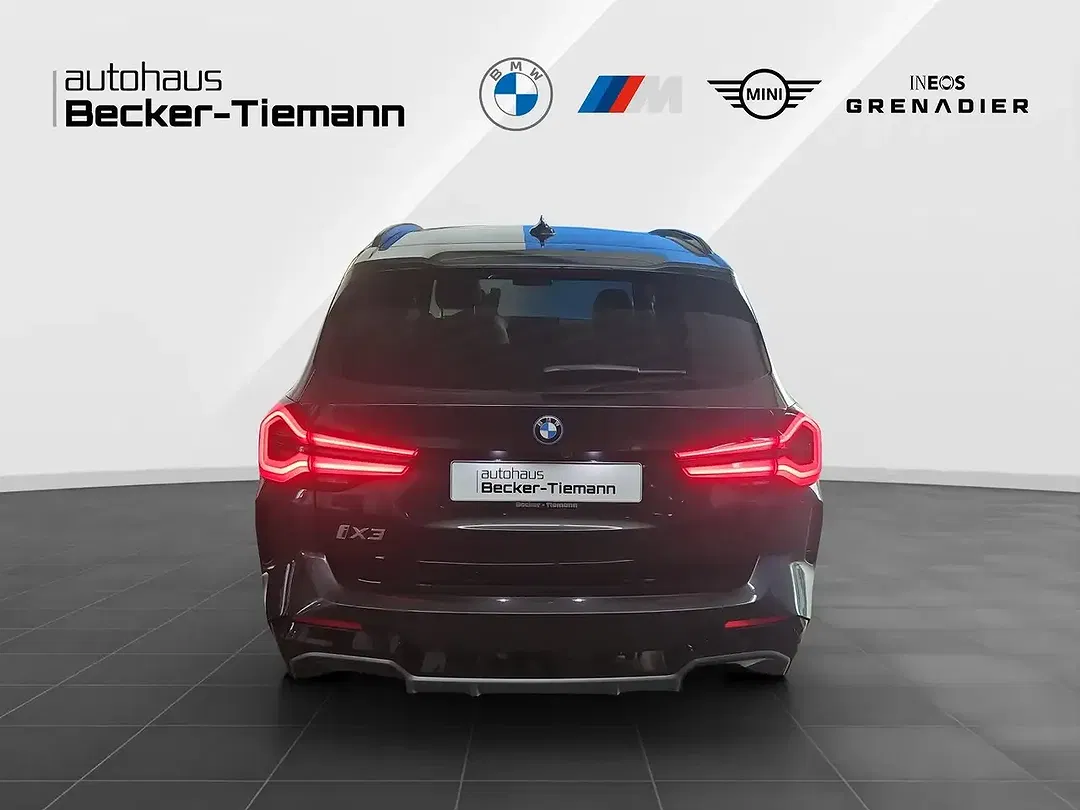 BMW iX3 M Sport Plus - Thumbnail 5