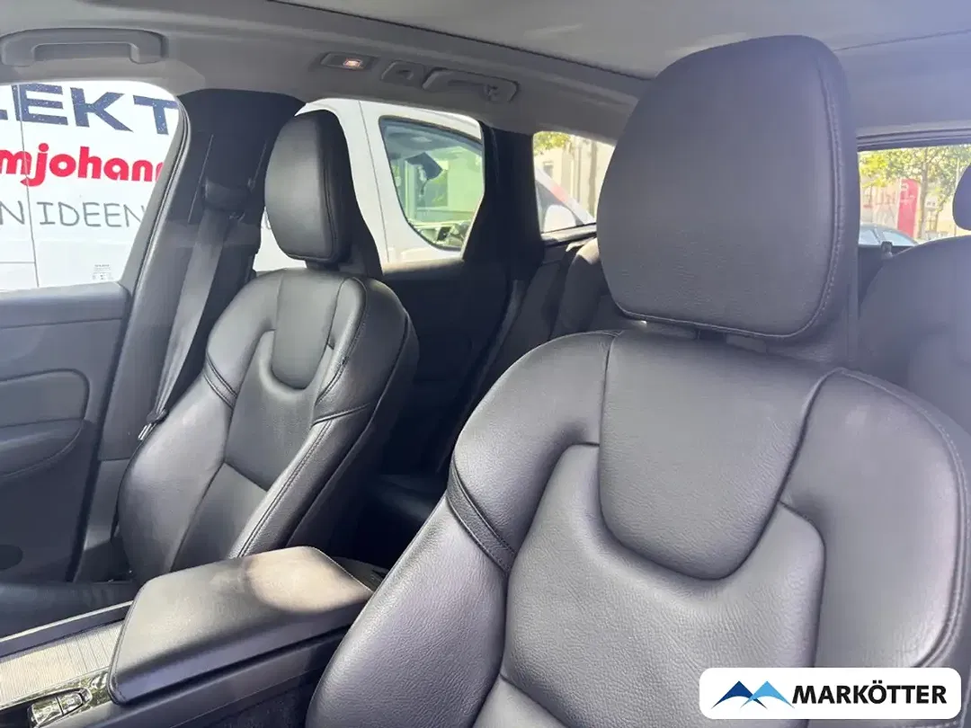 Volvo XC60 B4 Plus Dark - Thumbnail 11