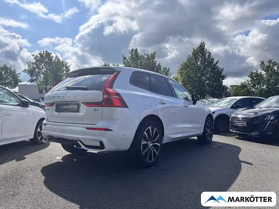 Volvo XC60 B4 Plus Dark - foto 2