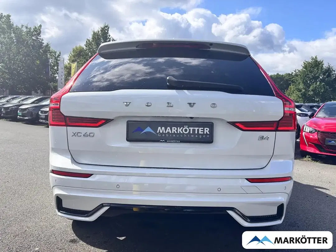 Volvo XC60 B4 Plus Dark - Thumbnail 5
