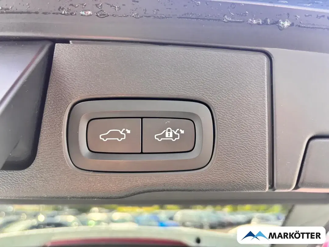 Volvo XC60 B4 Plus Dark - Thumbnail 7