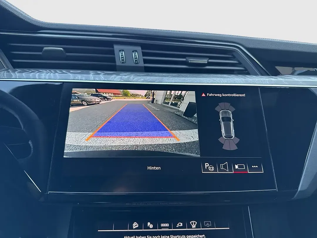 Audi Q8 e-tron 55 quattro - Thumbnail 11