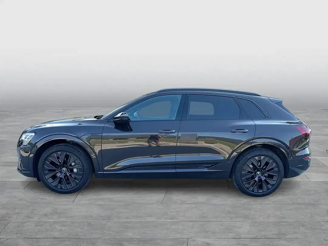 Audi Q8 e-tron 55 quattro - Thumbnail 4