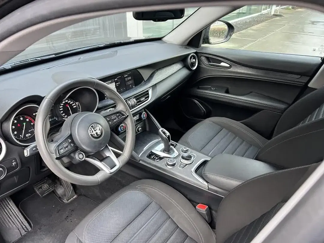 Alfa Romeo Stelvio Q4 Super - Thumbnail 10