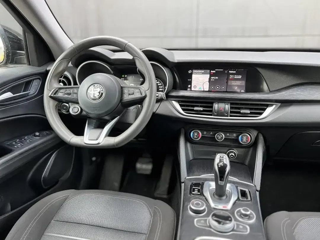 Alfa Romeo Stelvio Q4 Super - Thumbnail 12