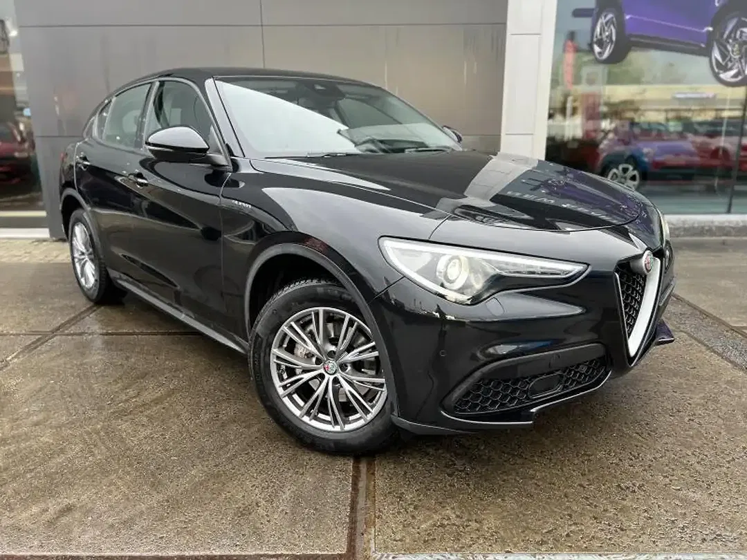 Alfa Romeo Stelvio Q4 Super - Thumbnail 3
