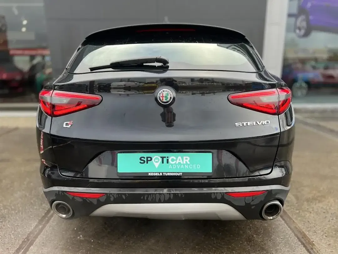 Alfa Romeo Stelvio Q4 Super - Thumbnail 6