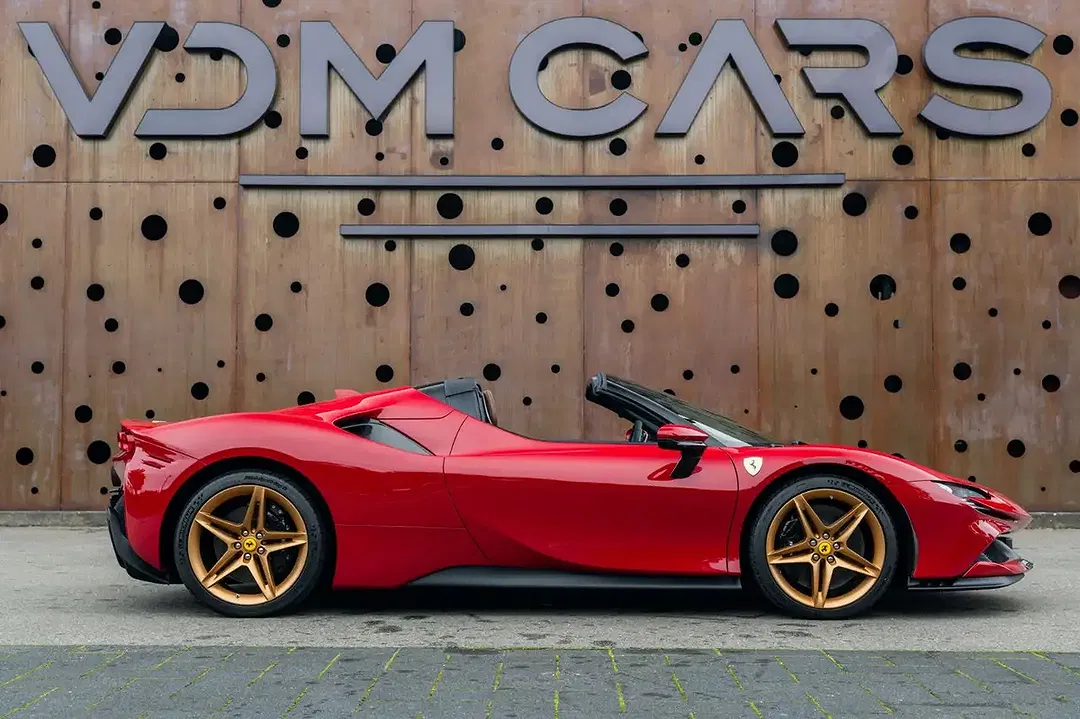 Ferrari SF90 Spider - Thumbnail 8