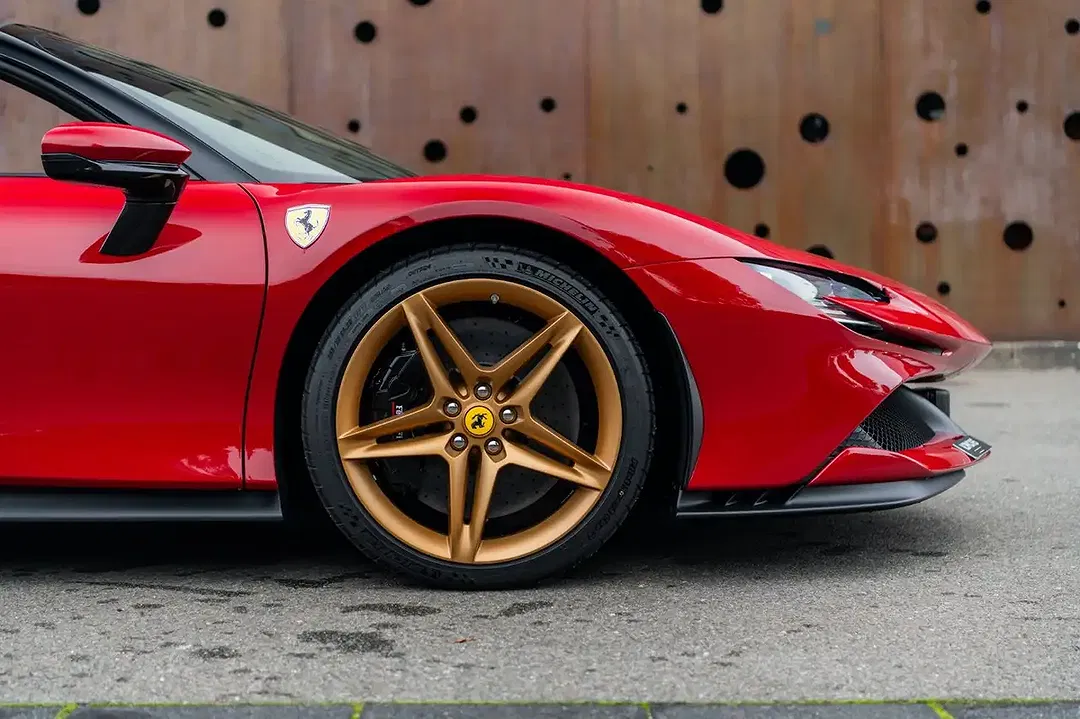 Ferrari SF90 Spider - Thumbnail 9