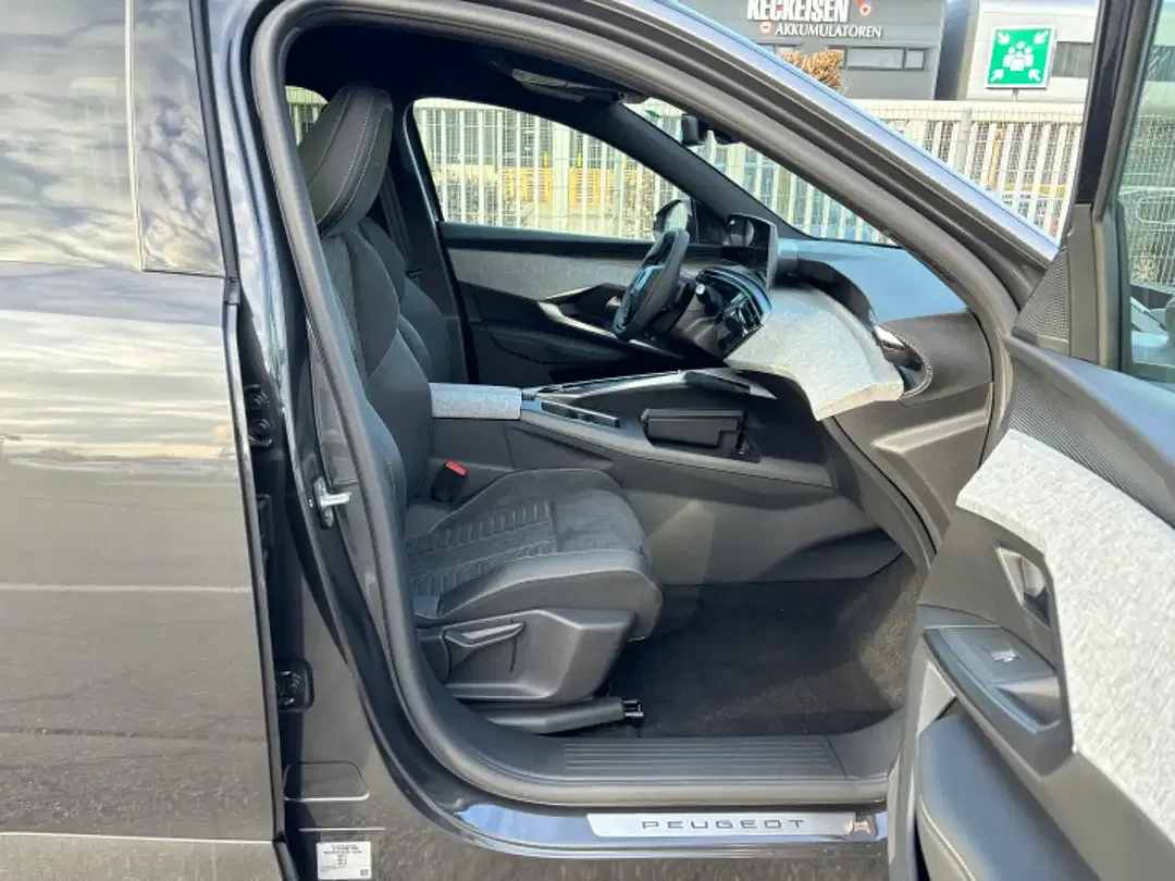 Peugeot 5008 Hybrid Allure - Thumbnail 11