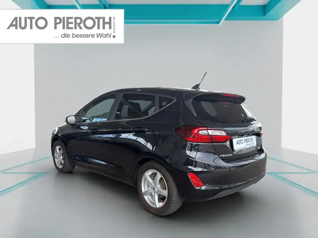 Ford Fiesta 1.0 EcoBoost Hybrid Titanium X - foto 2