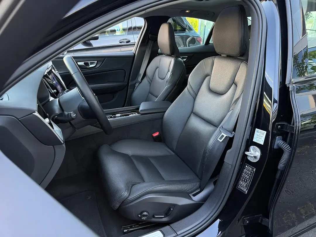 Volvo S60 Plus Dark - Thumbnail 10