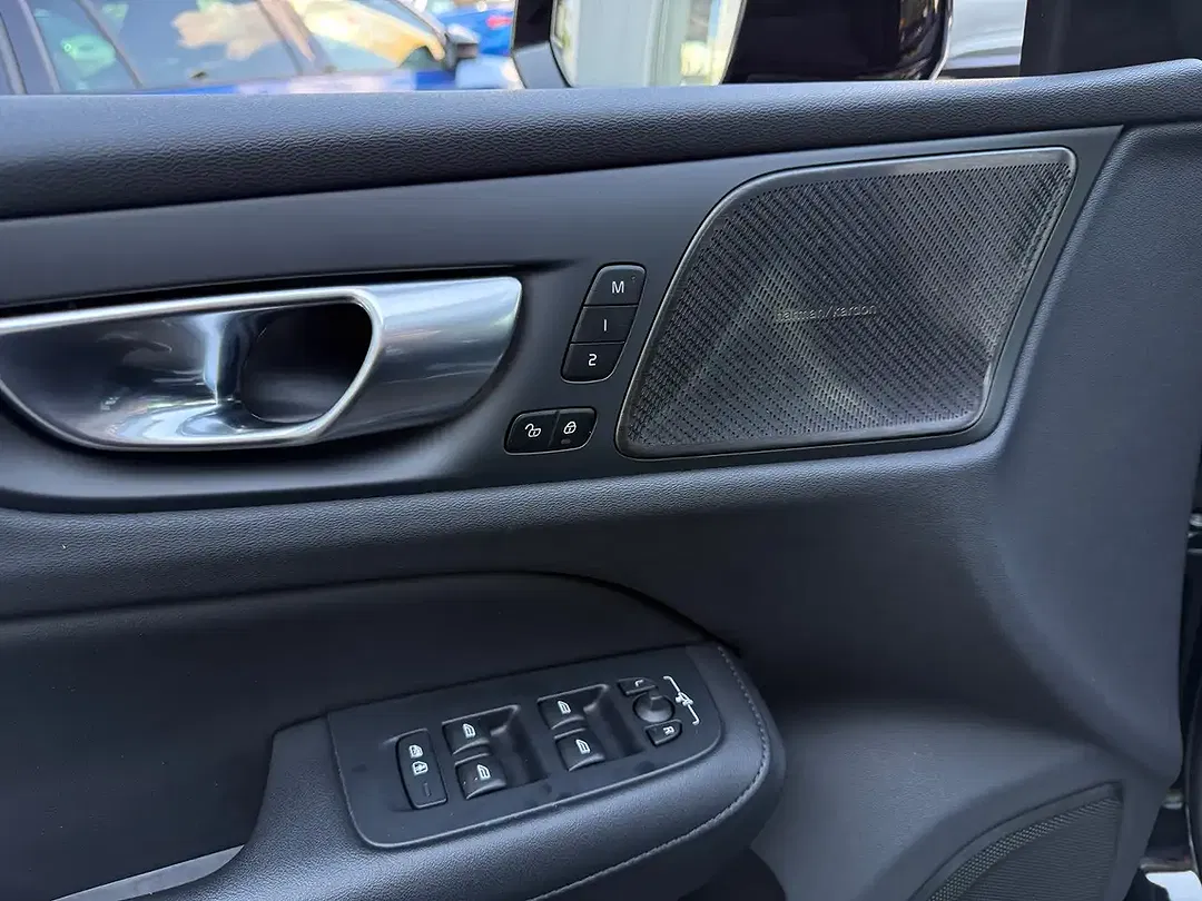 Volvo S60 Plus Dark - Thumbnail 12