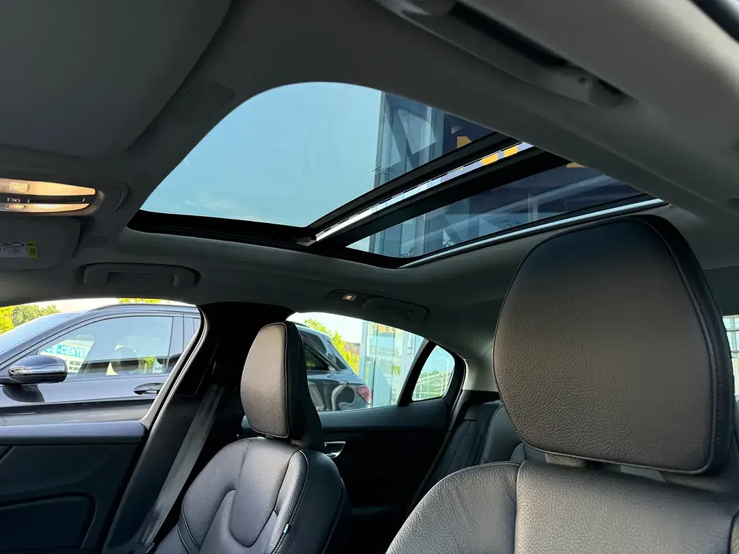 Volvo S60 Plus Dark - Thumbnail 13