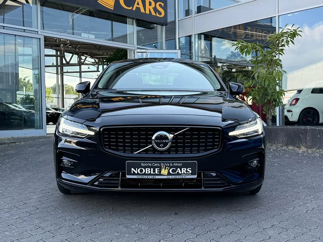 Volvo S60 Plus Dark - Thumbnail 3